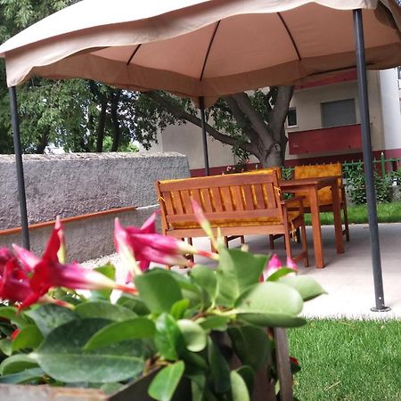Garden apartment Vanya Split Buitenkant foto